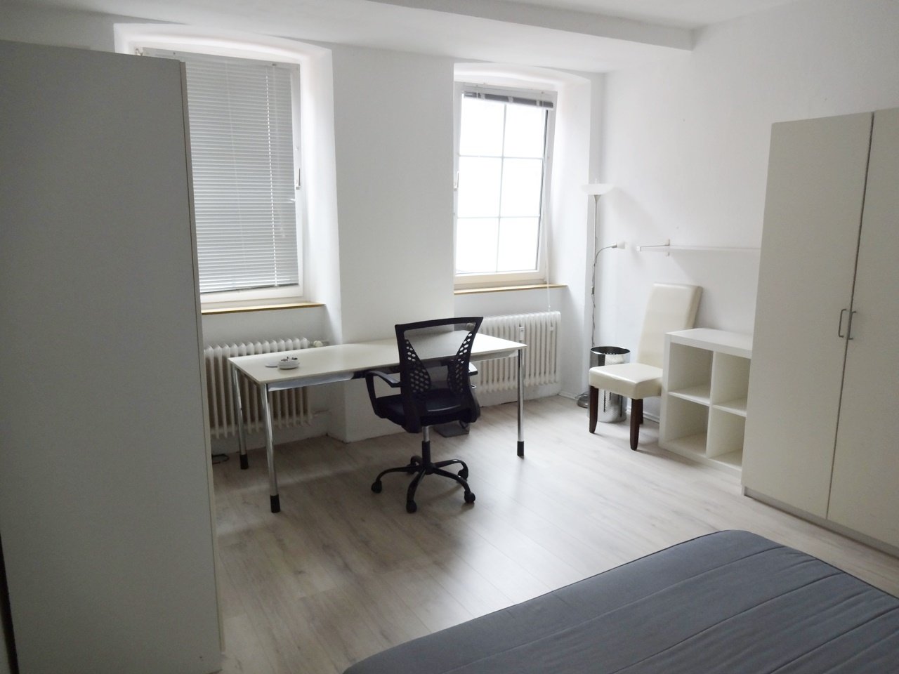 Zimmer links 04 Zimmer links 04