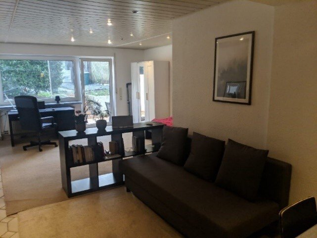 EG Couch