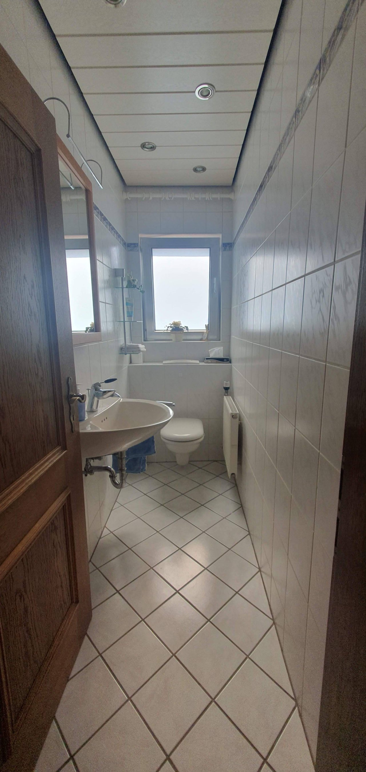 Gäste WC 1. OG, ca. 3m² Gäste WC 1. OG, ca. 3m²